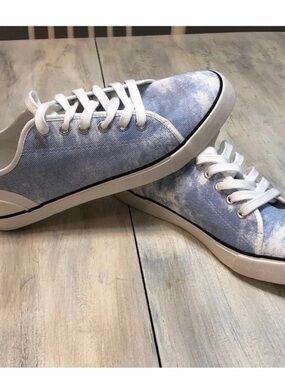 Light Blue Tie-Dye Canvas Sneakers
